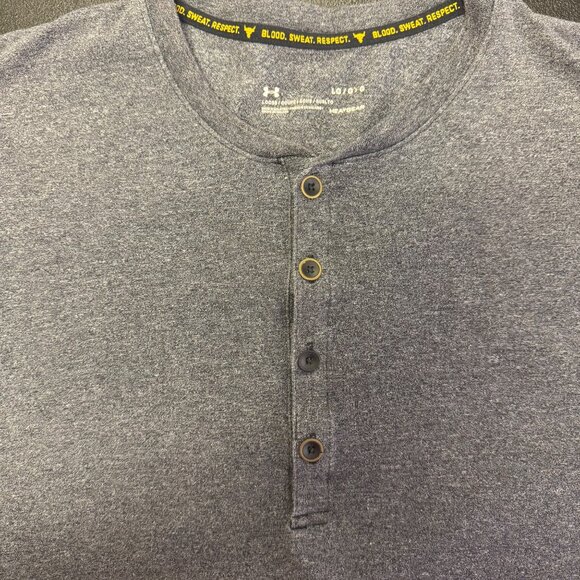 Under C Armour Mens Project Rock Henley Shirt Loose Fit HeatGear Gray Size Large - Picture 9 of 10